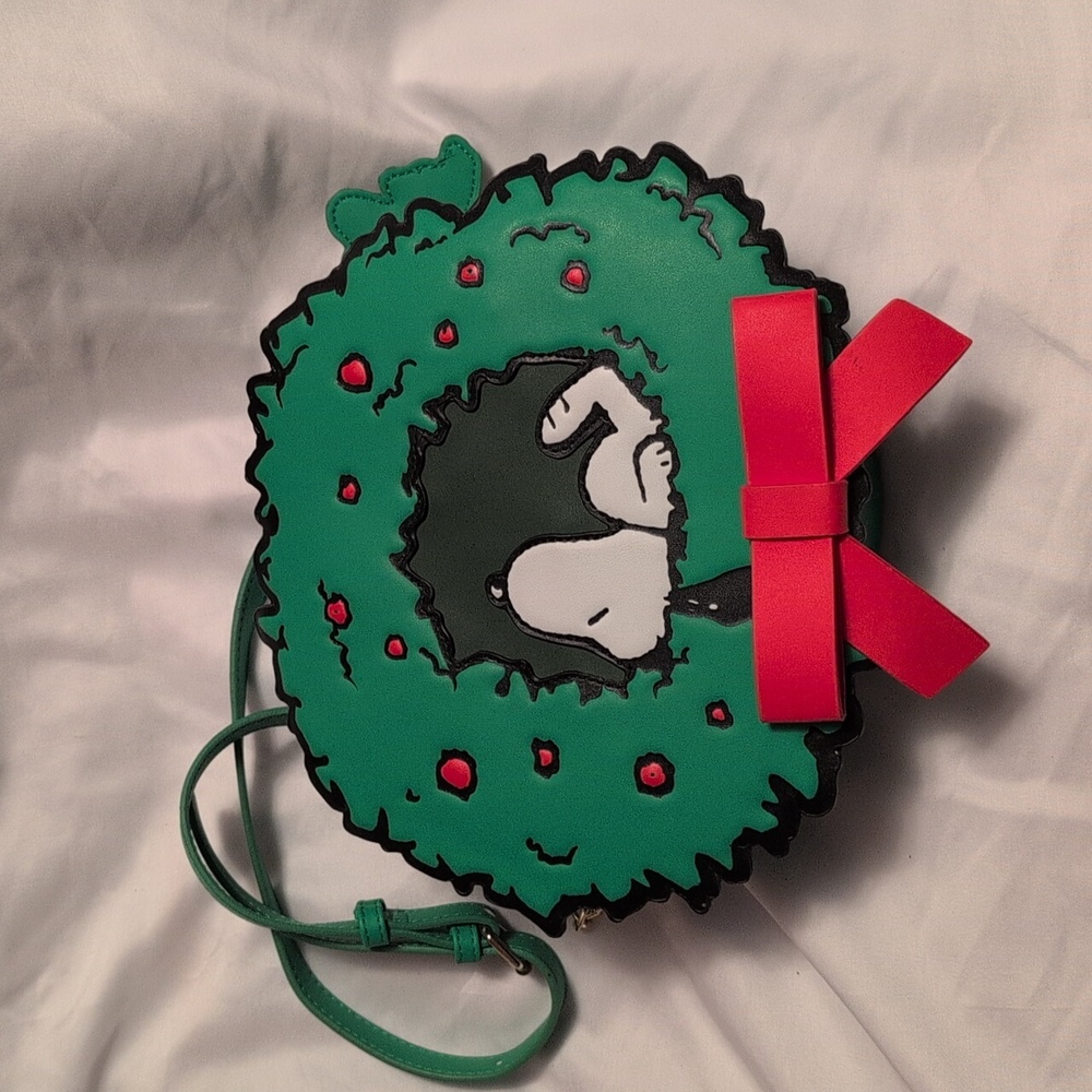 Loungefly Green Snoopy Wreath Bag With Lights